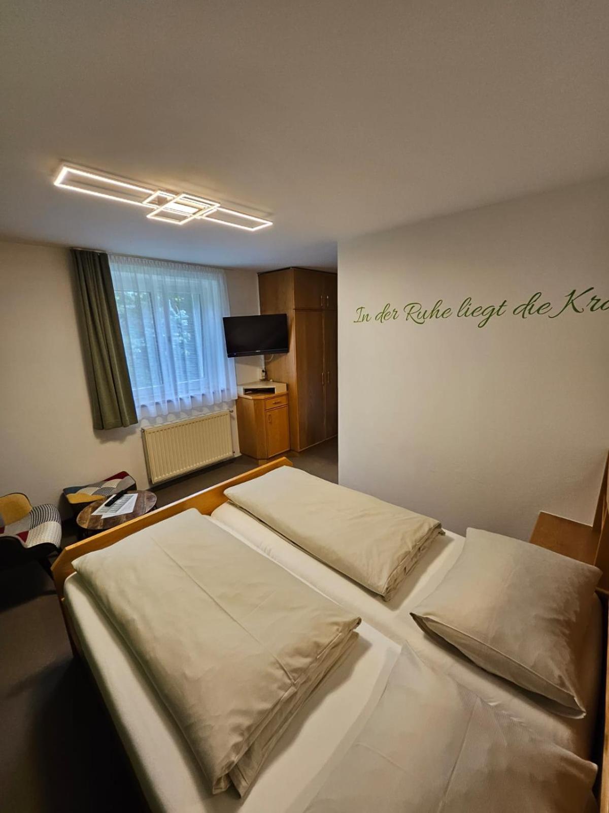 Genussgasthof Willenshofer Sankt Kathrein am Hauenstein Zimmer foto